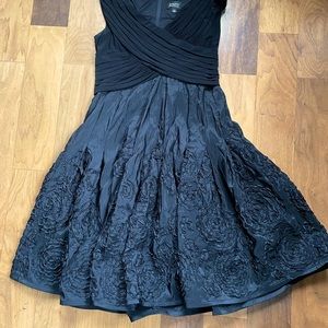 Adrianna Papell Women’s Dress Black Floral size 16